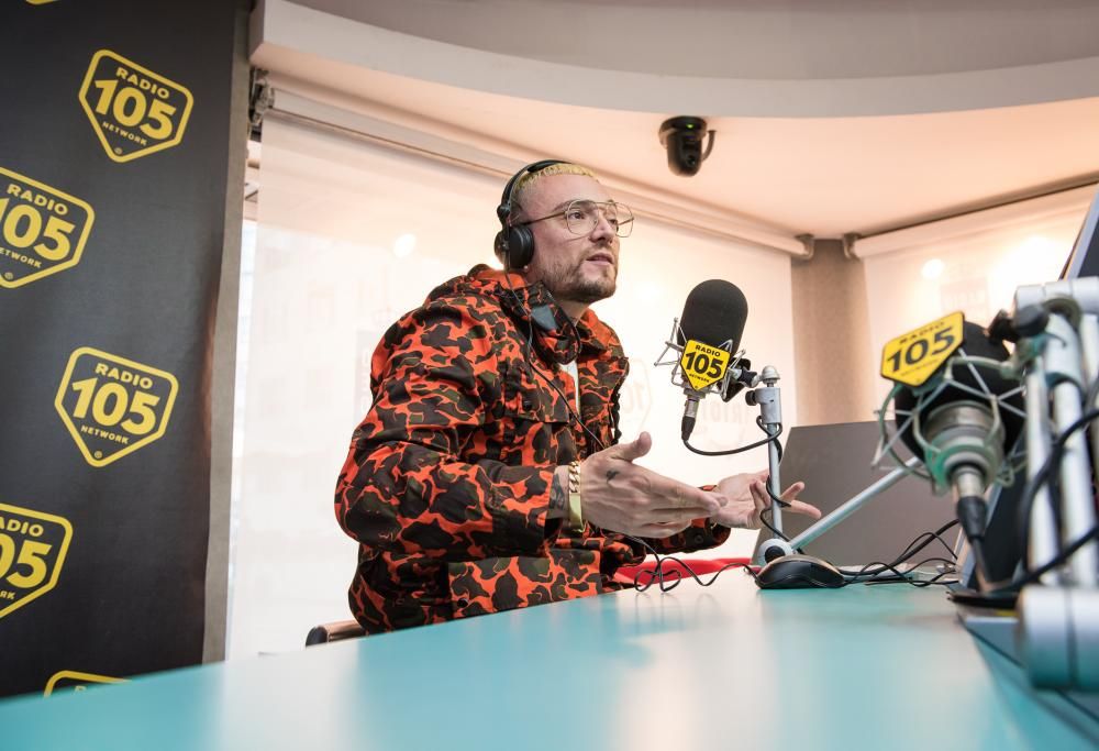 Gué Pequeno a 105 Mi Casa: “C’è un grandissimo artista internazionale nel mio nuovo singolo”