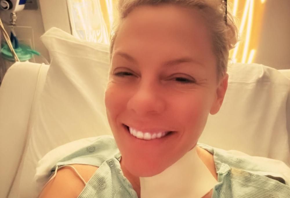 Pink, la foto dall’ospedale: operazione d’urgenza a Capodanno
