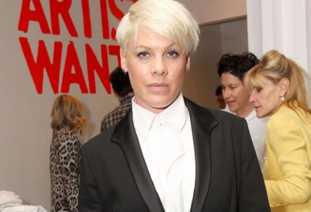 Alexia ci "prova" ancora: questa volta canta Try di Pink