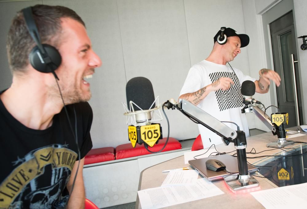 C’è Clementino nella Casa di Max Brigante! Ci fa sentire come si fa a fare freestyle e poi ecco il test del vero bomber!