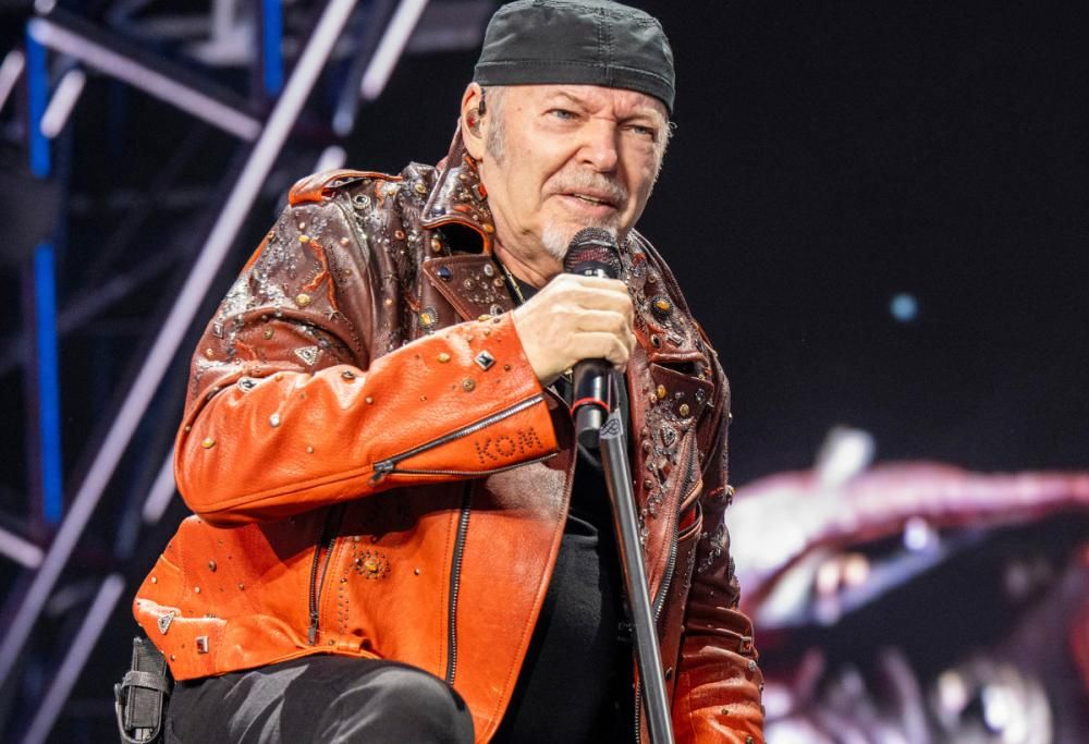 Vasco Rossi: “Da bambino bullizzato fisicamente e psicologicamente”