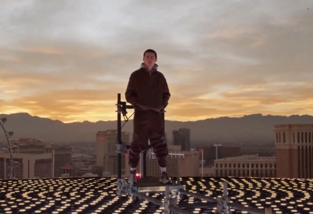 Chalamet sale in cima alla Sfera di Las Vegas per “Marty Supreme”