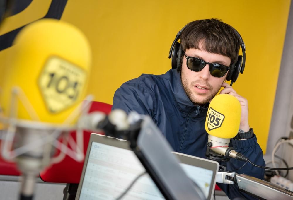 105 Mi Casa: Gazzelle canta Vasco Rossi al Casaoke