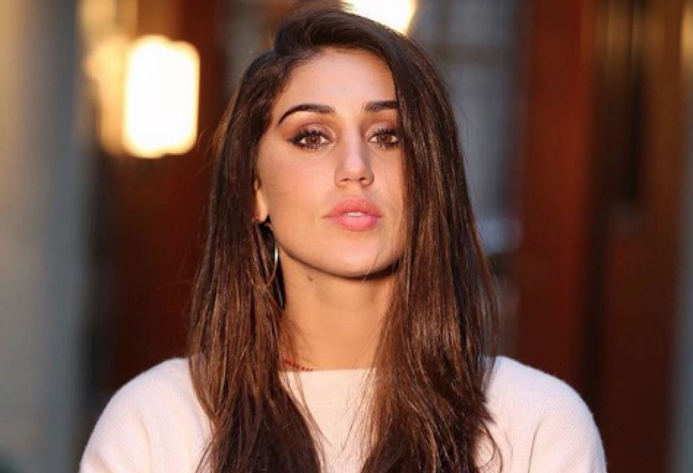 Cecilia Rodriguez canta Laura No Està di Nek