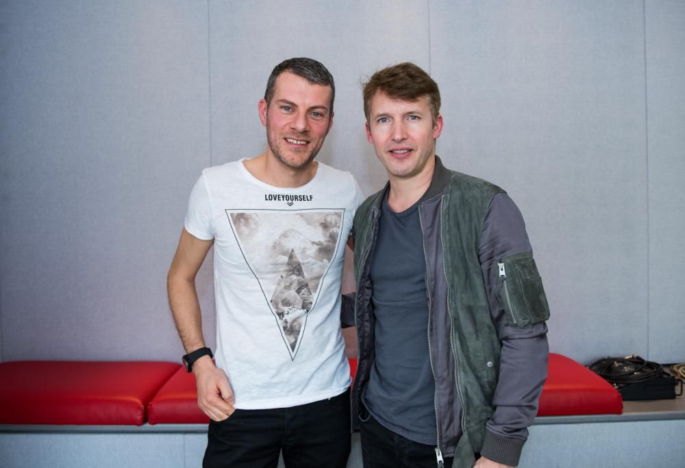 Nella casa di Max Brigante arriva James Blunt e il suo numero nuovo singolo “Bartender”