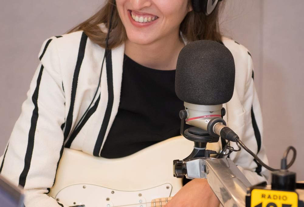 Joan Thiele live a 105 Mi Casa