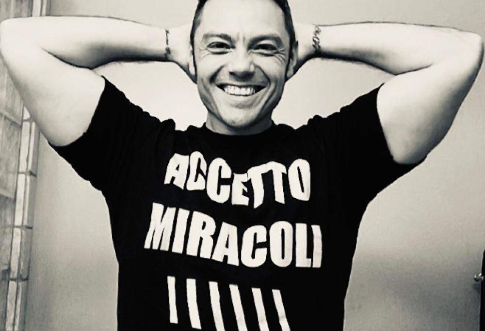 Tiziano Ferro a 105 Friends: “L’ispirazione non arriva solo dal tormento” PARTE 2