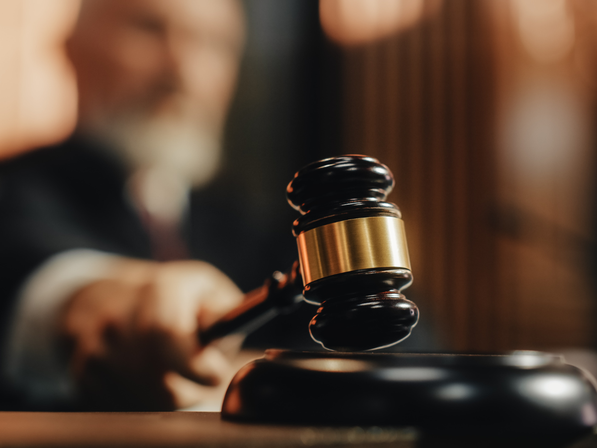 Tre fratelli ottengono il cambio cognome: “Era troppo imbarazzante”