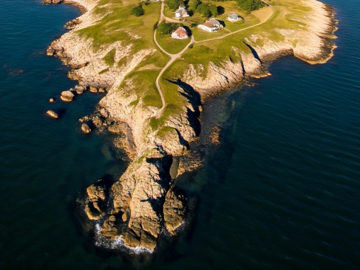 Un’isola in vendita a prezzo stracciato: ma c’è un dettaglio curioso