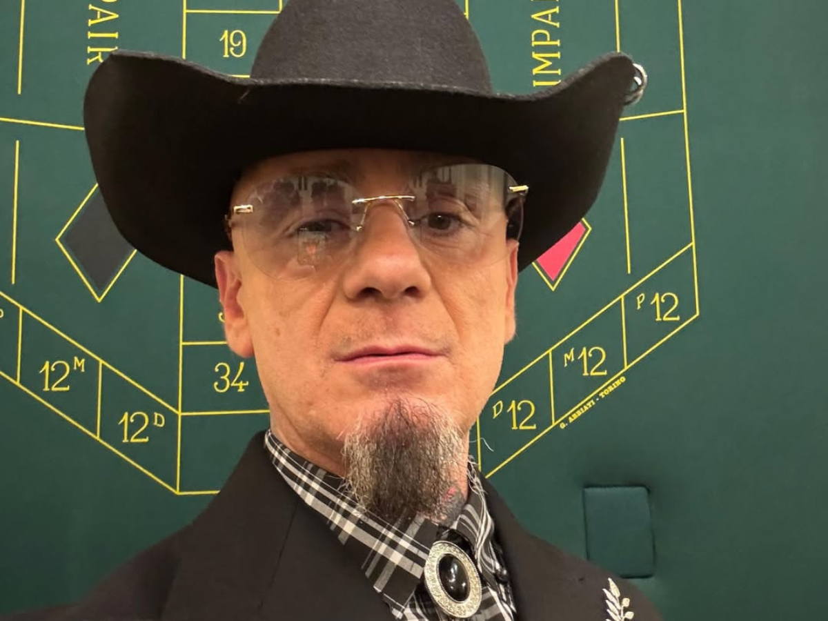 “Italia starter pack” di J-Ax a Sanremo 2026: testo e significato