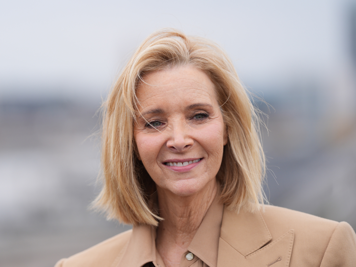 Lisa Kudrow e il botox a 60 anni: “Ho chiuso, mi ha rovinato il viso”