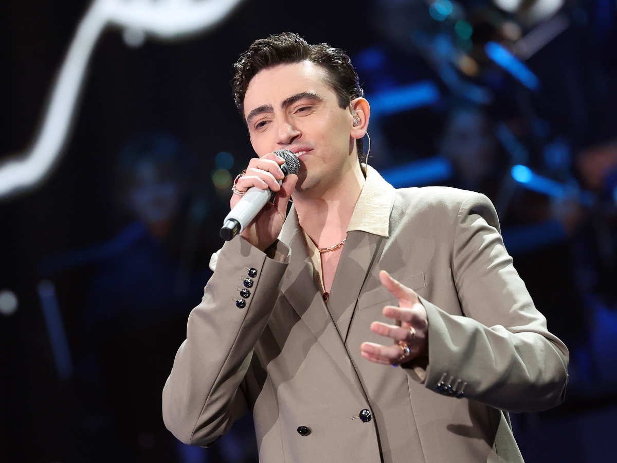 Michele Bravi annuncia “Commedia Musicale”: il tour nei teatri