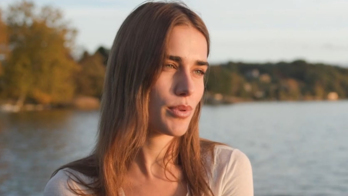 Clara a “Le Iene”: 4 giorni in autostop e una confessione