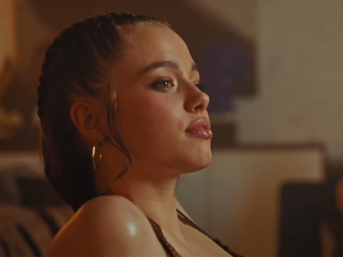 La figlia di Angelina Jolie e Pitt debutta come ballerina: il video