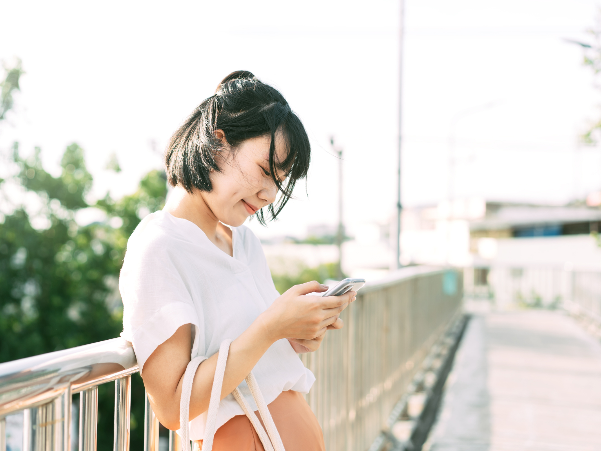 Odi le telefonate? Ecco perché preferire i messaggi è normale