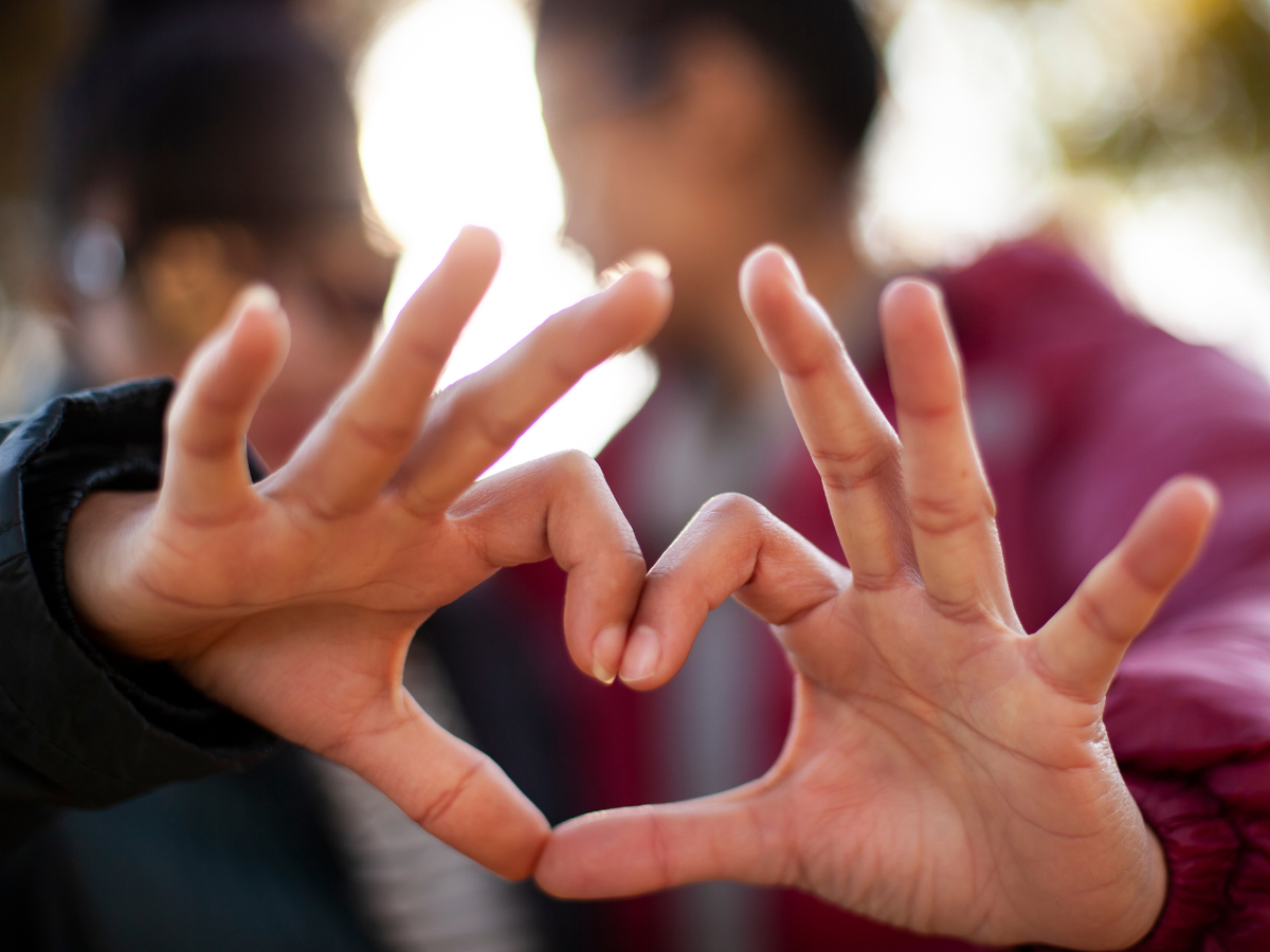 Relazioni di ripiego: è vero amore o è solo una fuga dal dolore?