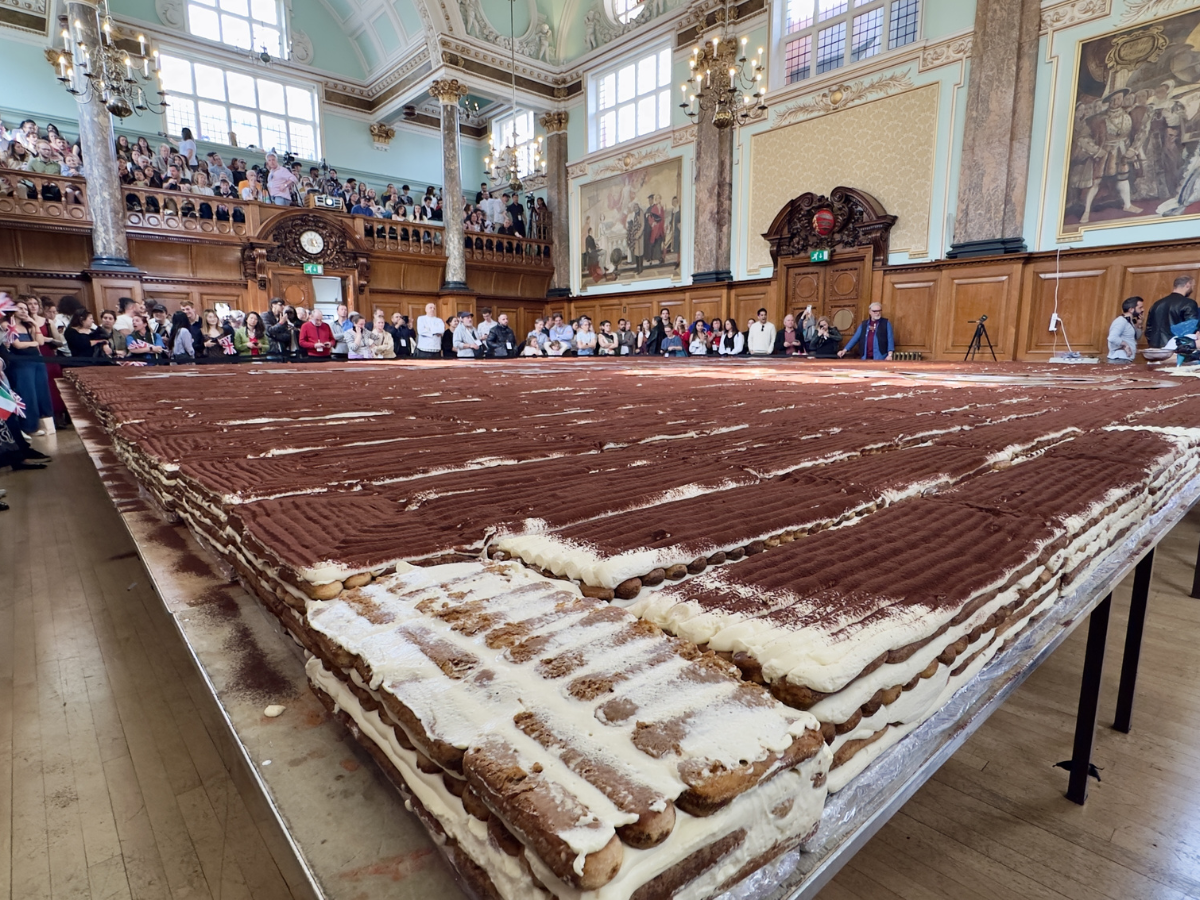 Tiramisù dei record: la nuova lunghezza ufficiale è di 440 metri