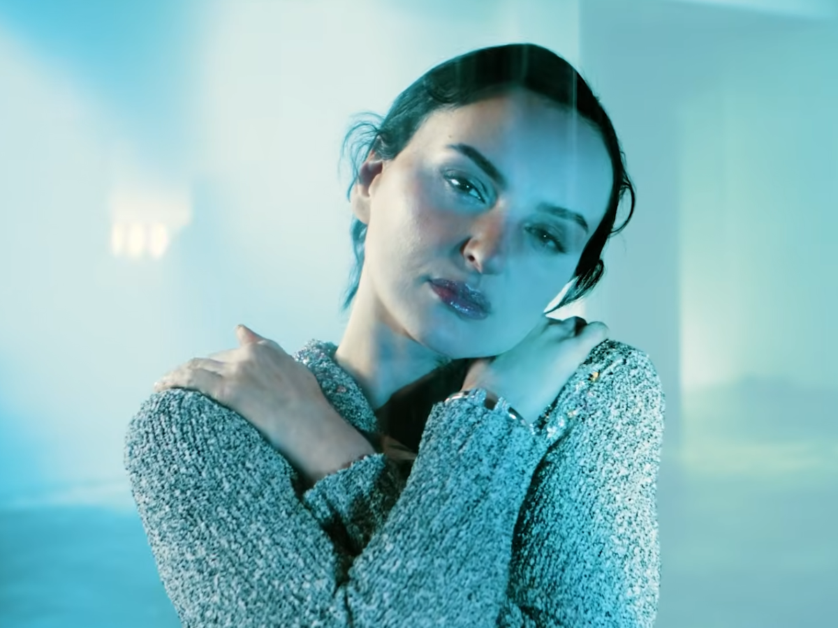 Arisa, "Foto mosse": testo e significato del brano del nuovo album