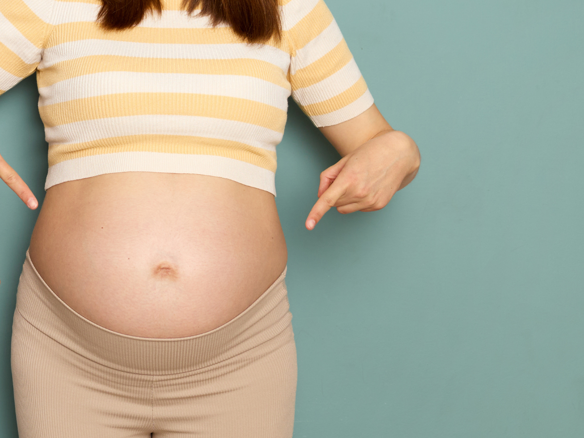 Fa sesso con 2 gemelli e resta incinta: il padre è un mistero