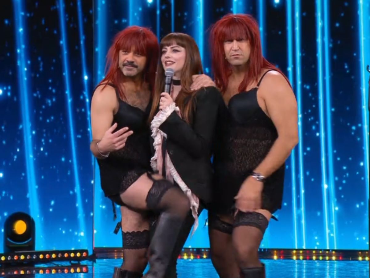 Pio e Amedeo travestiti a “Stanno tutti invitati” con Annalisa