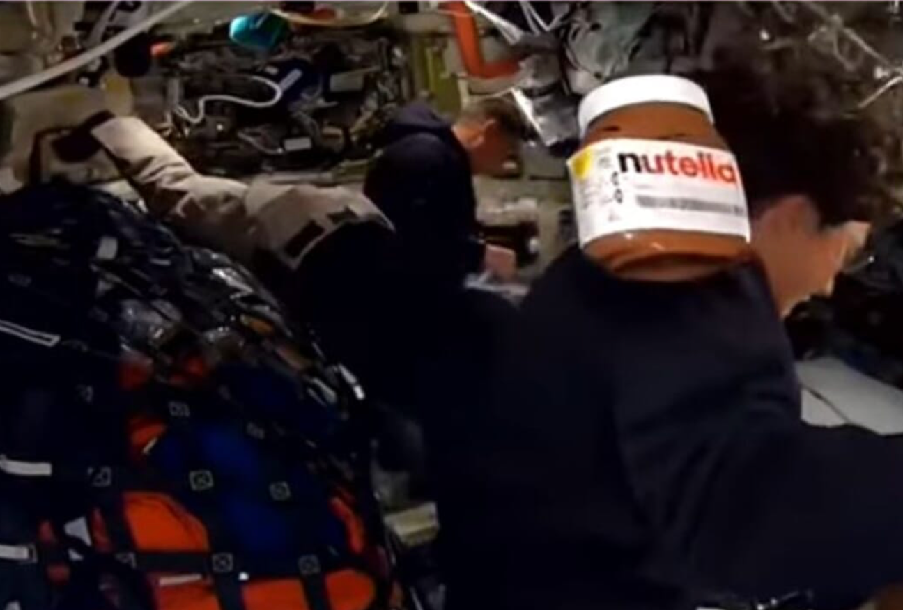 La capsula Orion intorno alla Luna con la Nutella