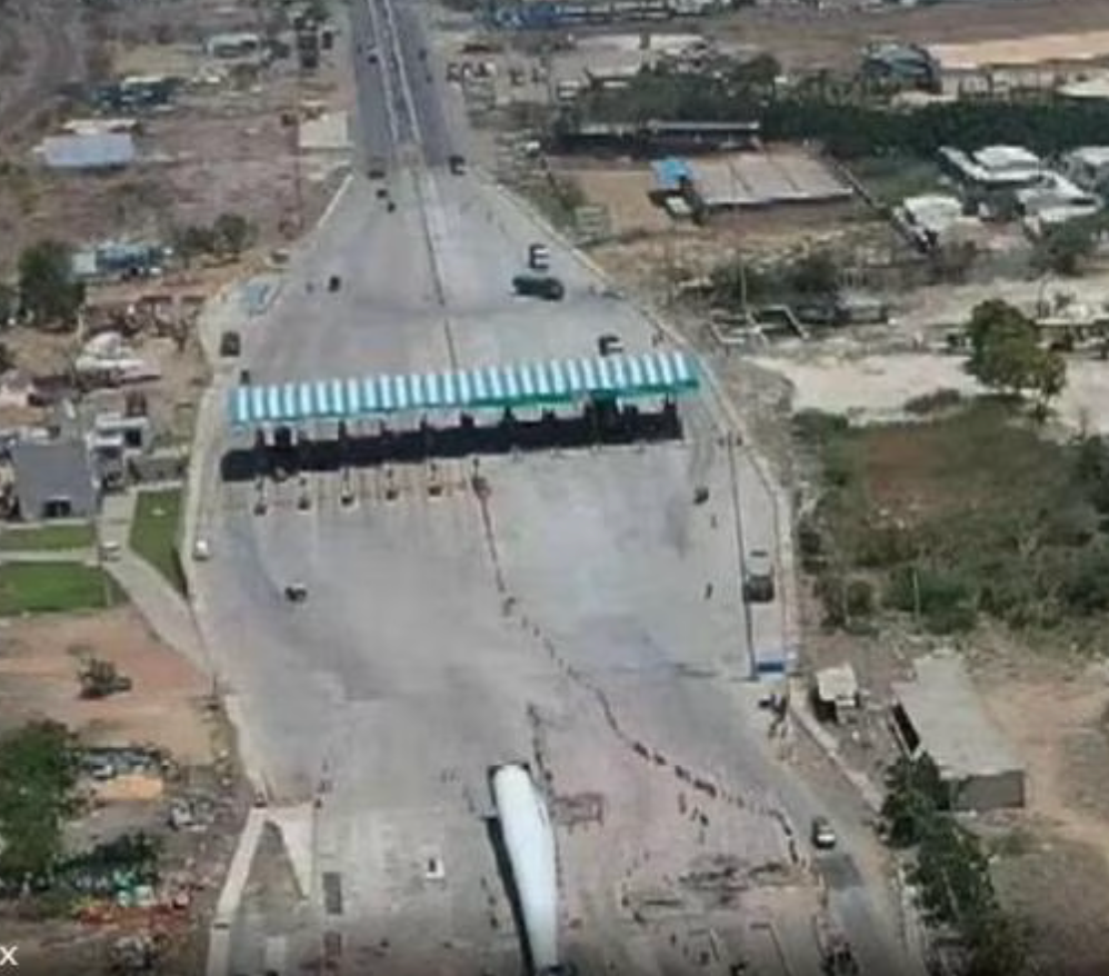 Costruiscono un finto casello autostradale e incassano pedaggi per 18 mesi