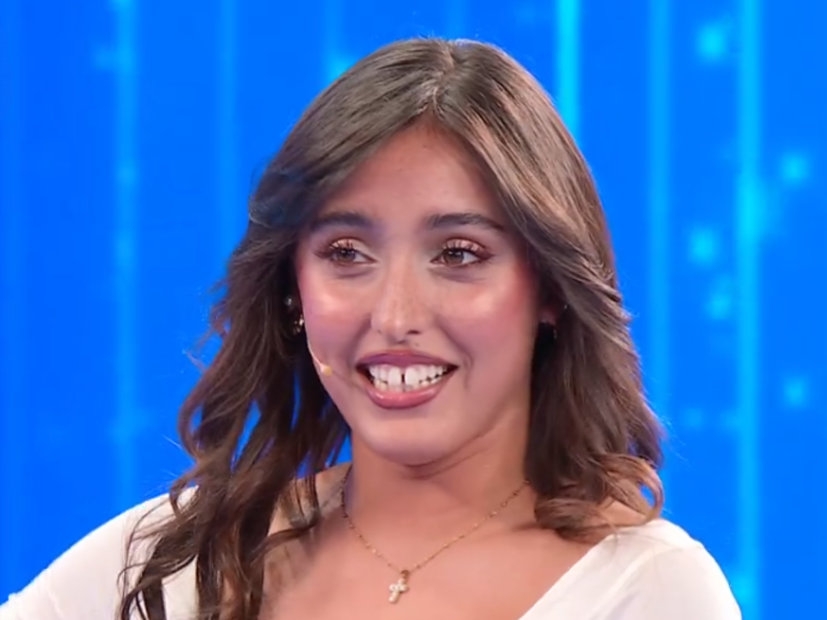 Giulia Stabile ad “Amici 25” dopo il tour con Rosalía: “Un sogno”