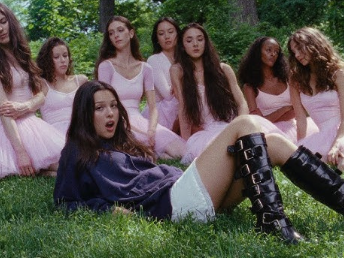Olivia Rodrigo lancia “Stupid Song”: testo, traduzione e significato