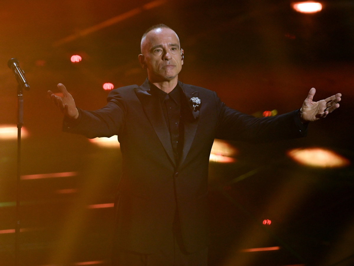 Eros Ramazzotti, stop dopo gli stadi: “Mi opero alle corde vocali”
