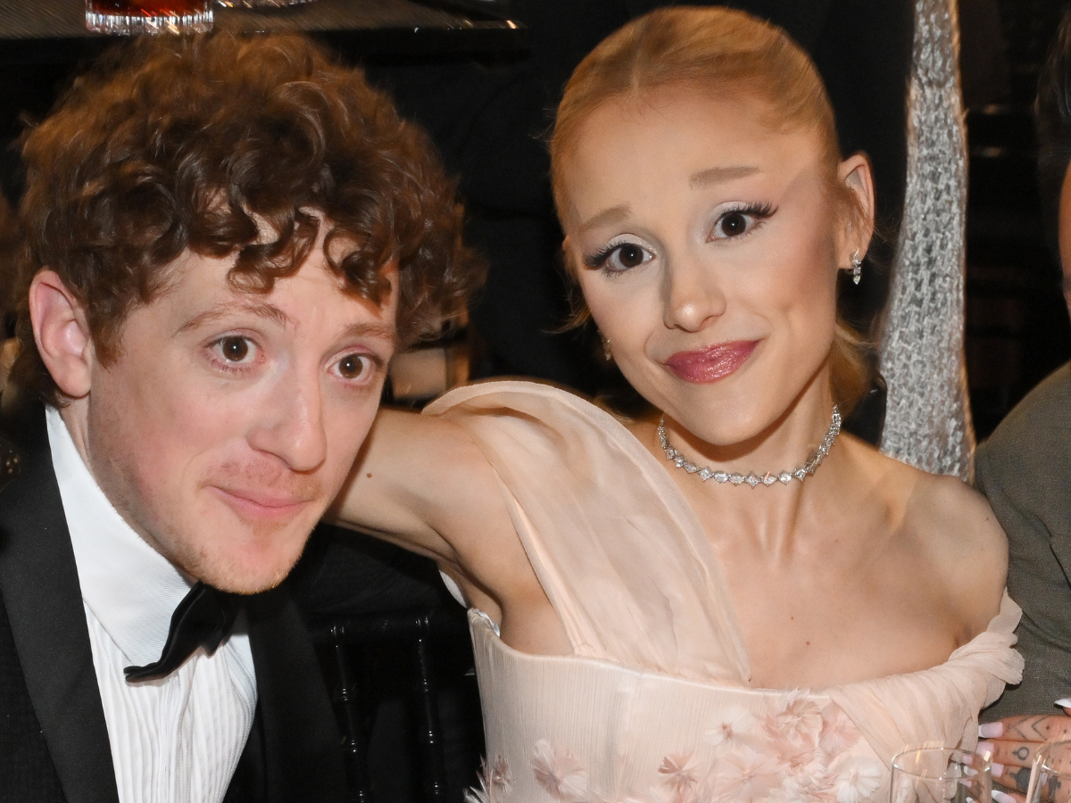 Ariana Grande ed Ethan Slater si sono separati: è finita dopo 3 anni
