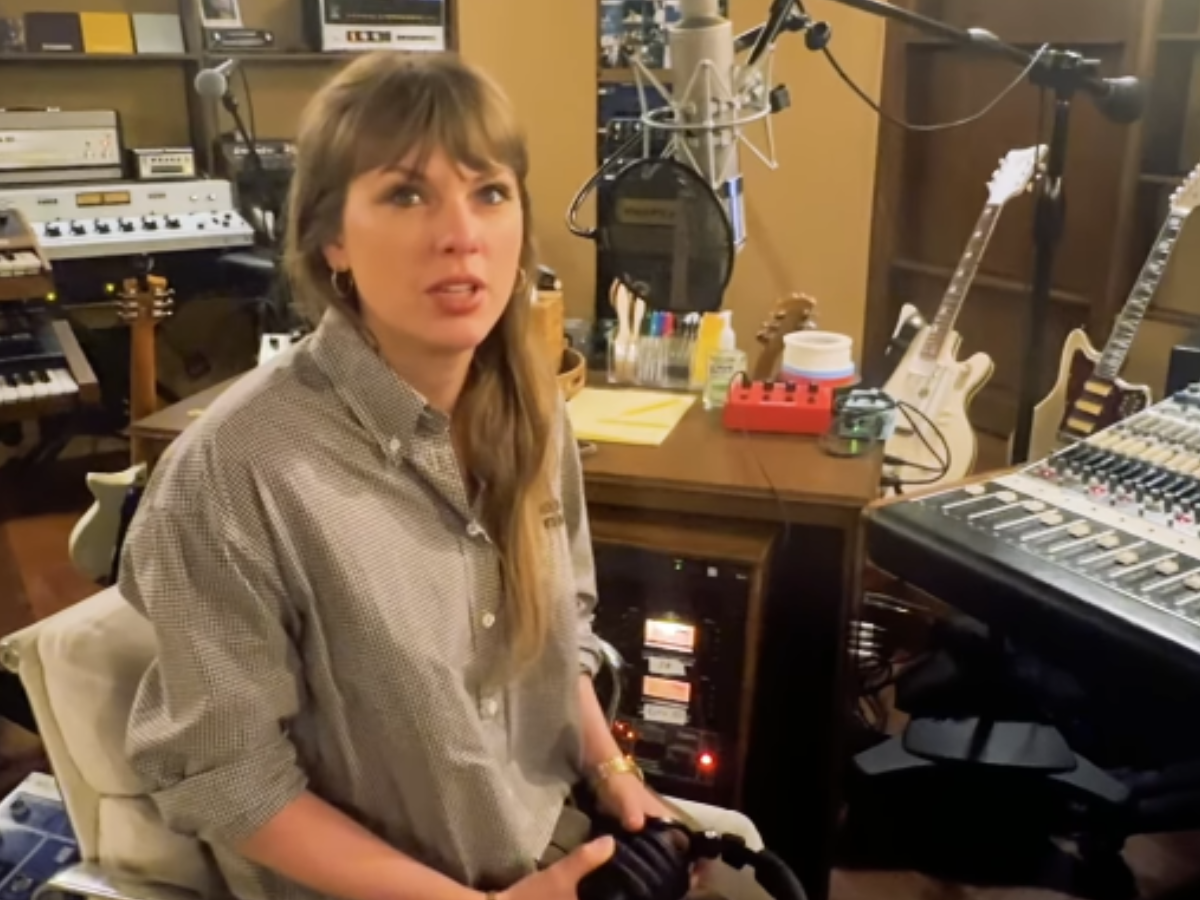 Taylor Swift svela i segreti della colonna sonora di “Toy Story 5”