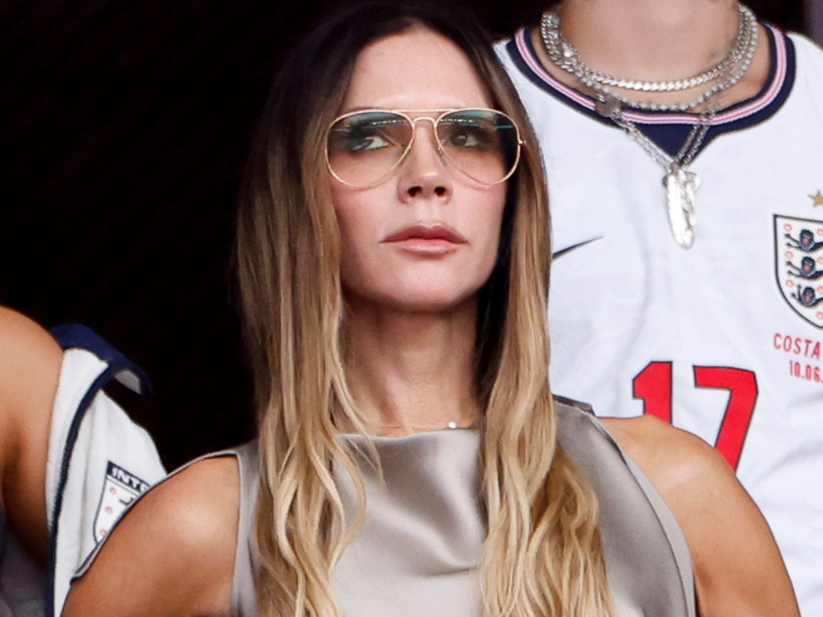 Victoria Beckham, il suo sguardo serio ai Mondiali è già un meme