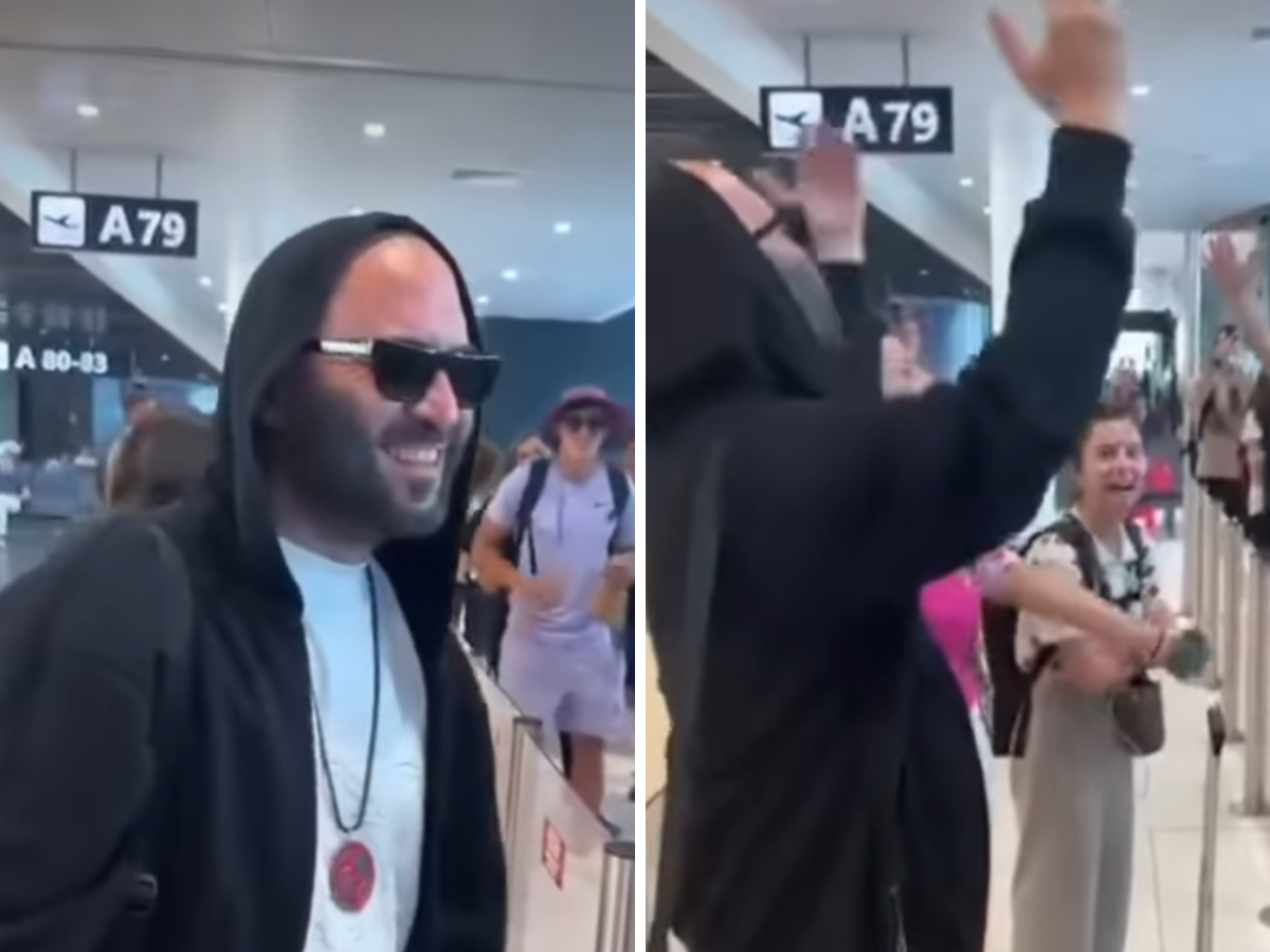 Giuliano Sangiorgi in aeroporto: i fan cantano “Meraviglioso”