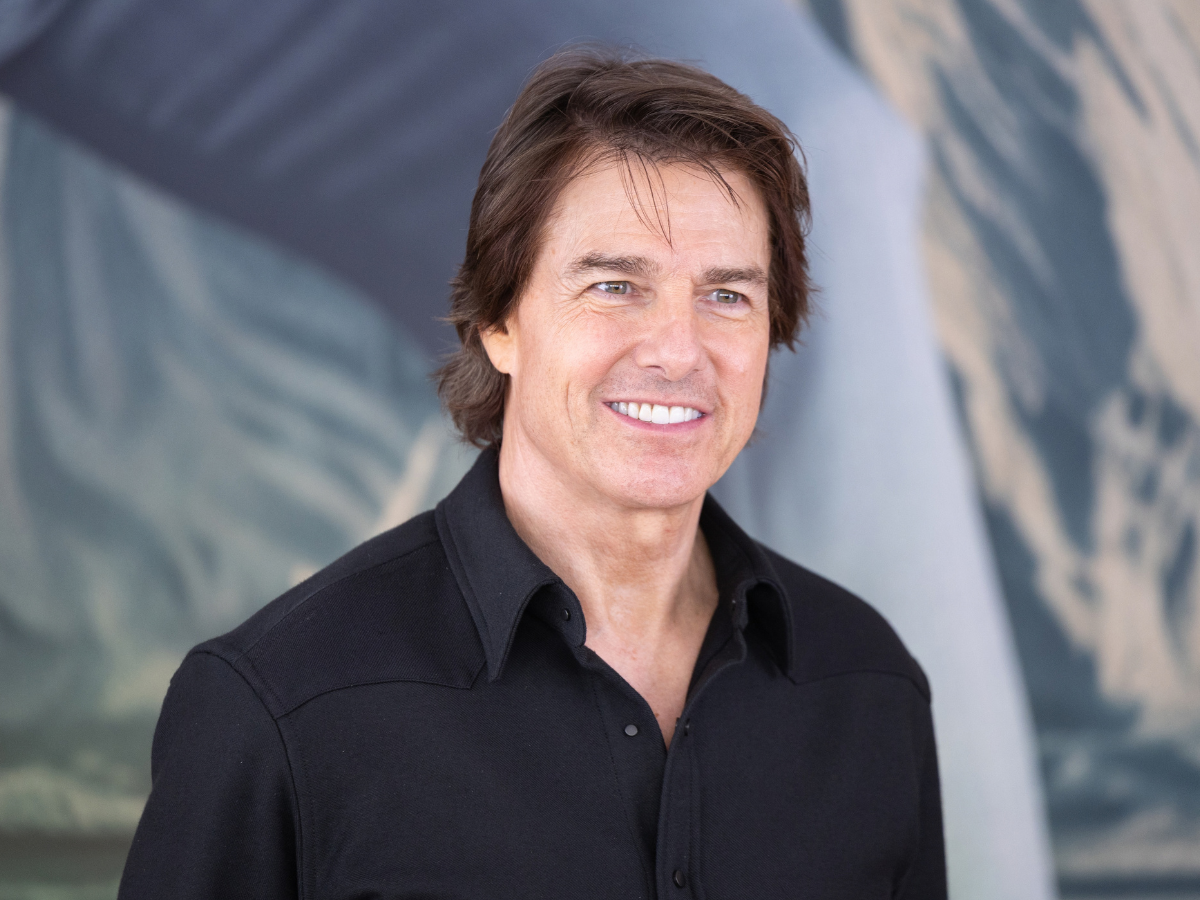 Tom Cruise consola una cameriera in pausa: il retroscena del video