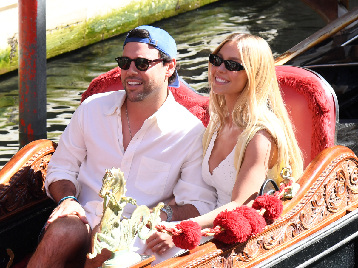 Sydney Sweeney e Scooter Braun: bacio romantico a Venezia