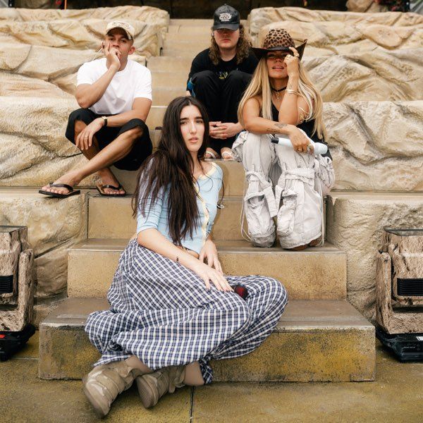 BbY WOW (feat. Judeline &amp; Rusowsky)