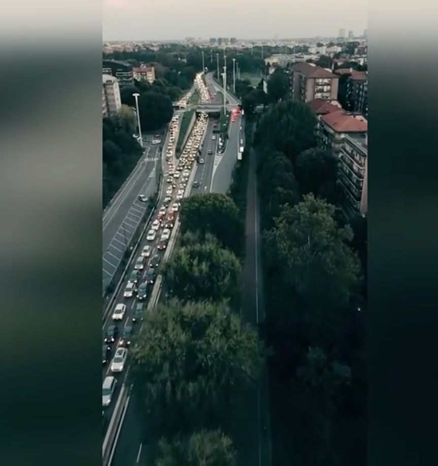 Milano, tangenziale in tilt per il video musicale di un trapper