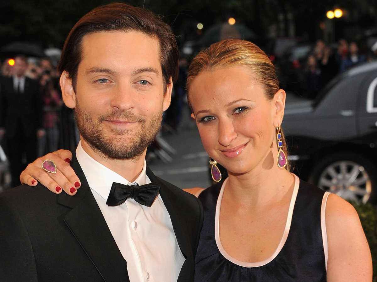 Tobey Maguire officia il matrimonio dell'ex moglie Jennifer Meyer