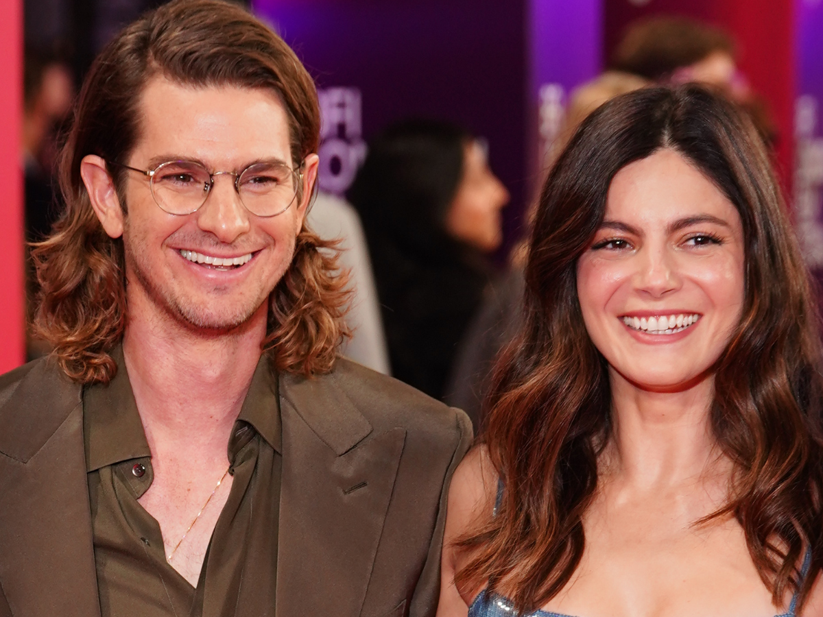 Andrew Garfield e il primo red carpet con la fidanzata: chi è lei