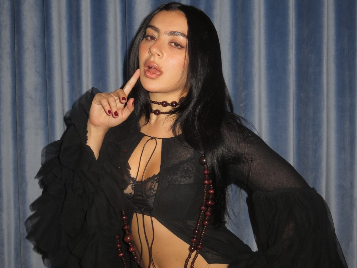 Charli XCX nel nuovo film di Scorsese con DiCaprio e Lawrence?