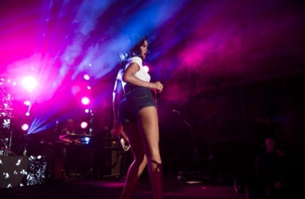 43jpg--rihanna_777_tour__stoccolma