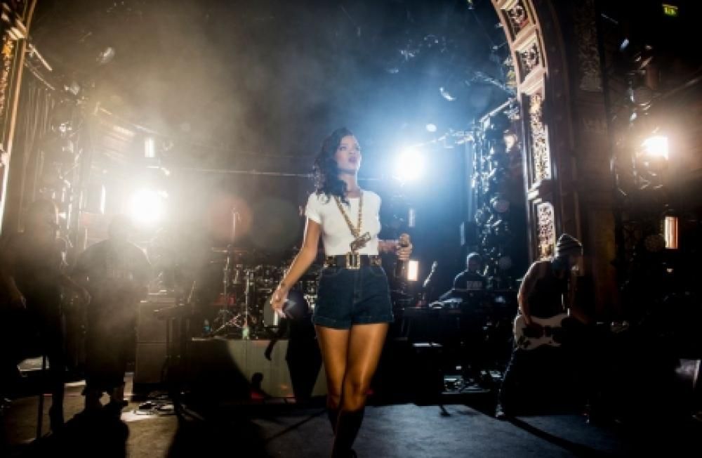 40jpg--rihanna_777_tour__stoccolma