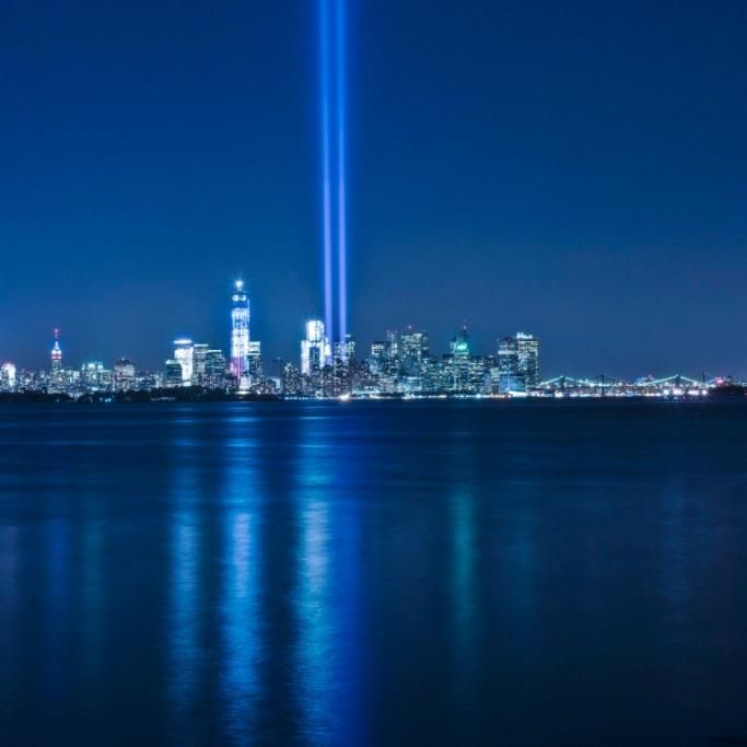 42-42739754jpg--the_new_york_city_skyline_with_the_new_world_trade_center_under_construction__the_annual_tribute_in_lights_display_honors_the_memory_of_the_attack_on_