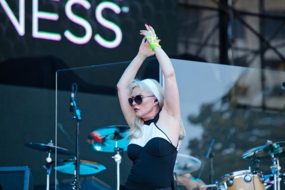 42-50638236jpg--deborah_harry_performs_in_new_orleans