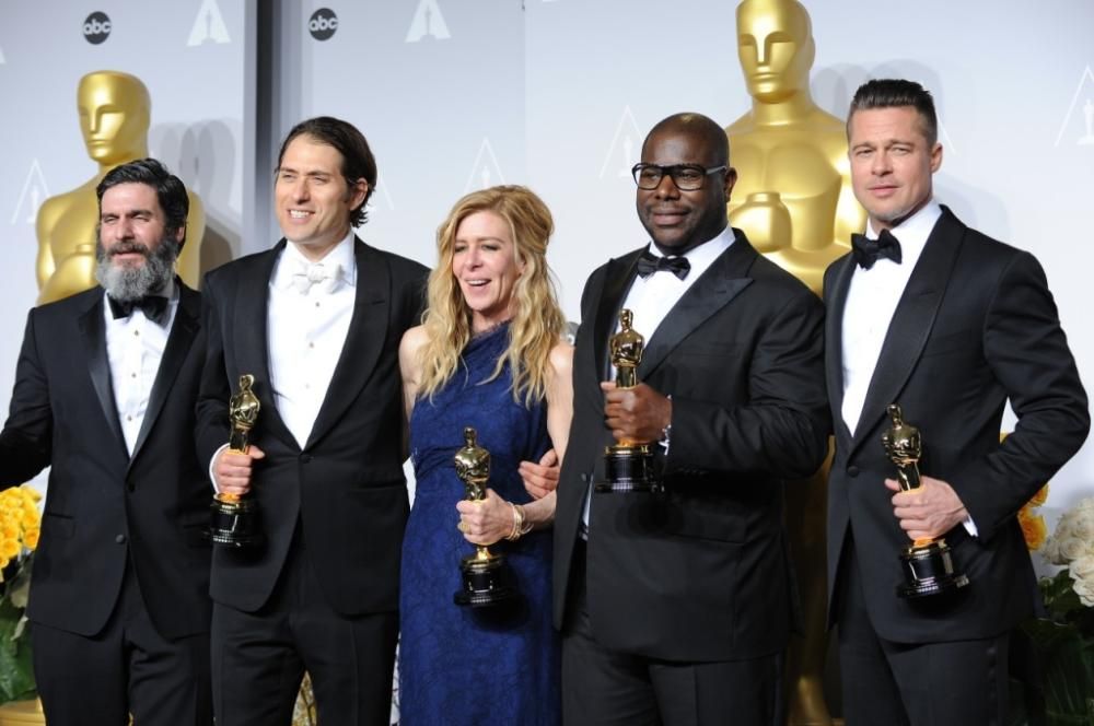 42-56424744jpg--usa___86th_annual_academy_awards___press_room
