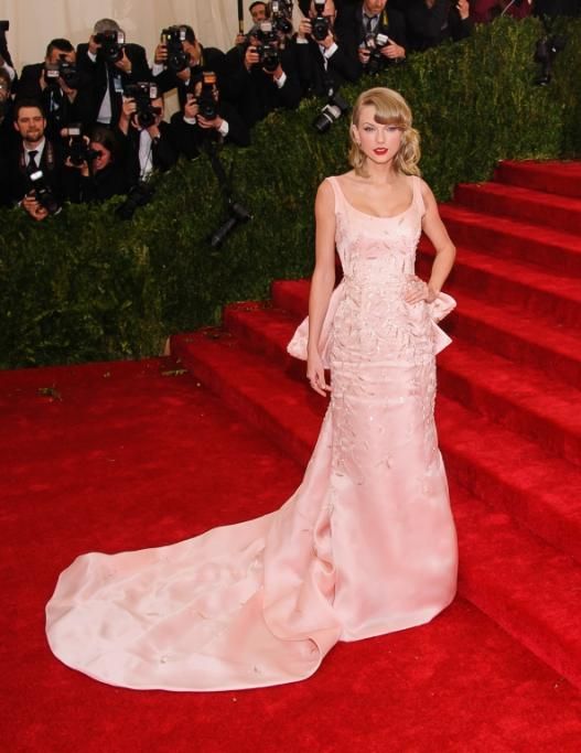 42-58209060jpg--_charles_james__beyond_fashion__costume_institute_gala