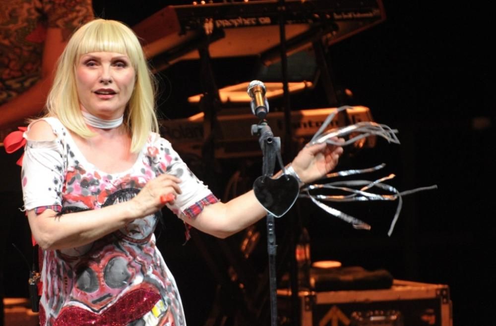42-59788962jpg--debbie_harry_in_concert_with_blondie_in_berlin