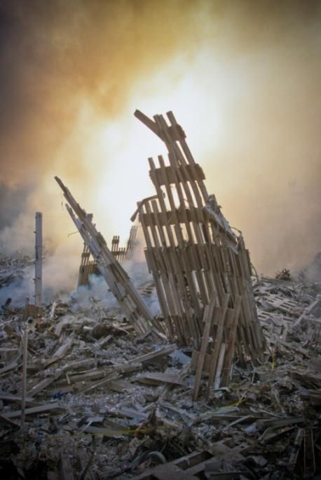 42-27704616jpg--the_rubble_of_the_world_trade_center_on_september_12__2001_