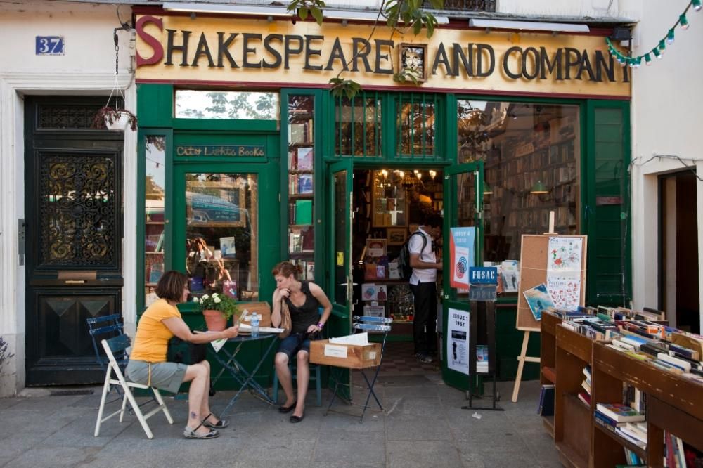 42-35958723jpg--france__paris__quartier_latin__37_rue_de_la_bucherie__shakespeare_and_company_bookshop