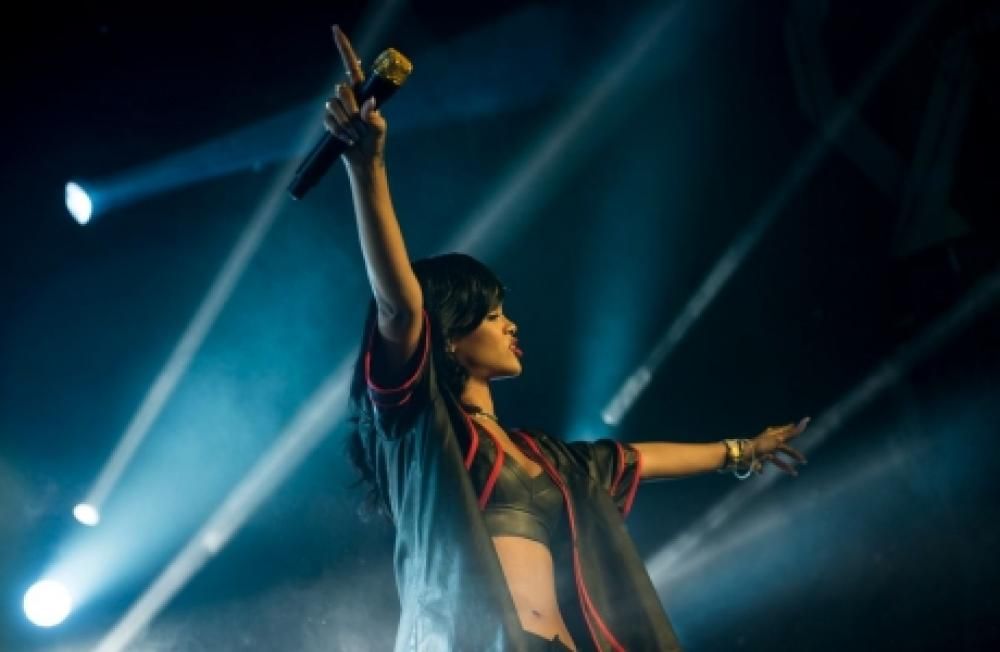 45jpg--rihanna_777_tour